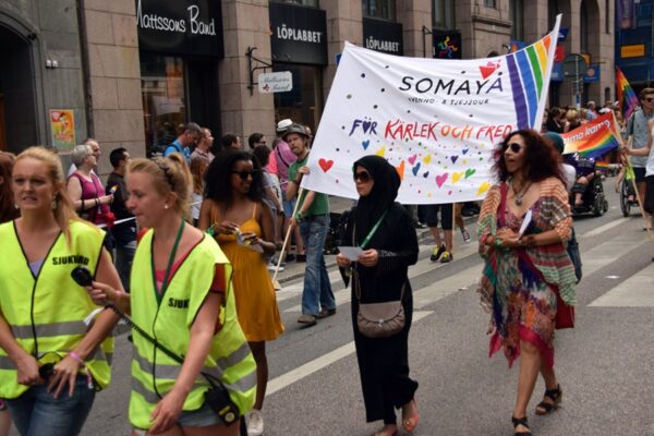 Muslimerna lyste med sin frånvaro. Man kan fråga sig vad de tycker om ”Pride” och hur det påverkar deras syn på svenskar.