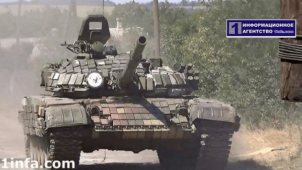 Stridvagn av typen T-72B1 "Nejlika" som används av DPR i den aktuella offensiven.