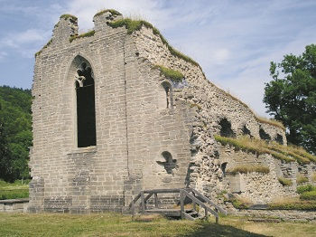Alvastra kloster. Här begravdes Sverker d.y. efter slaget vid Gestilren.